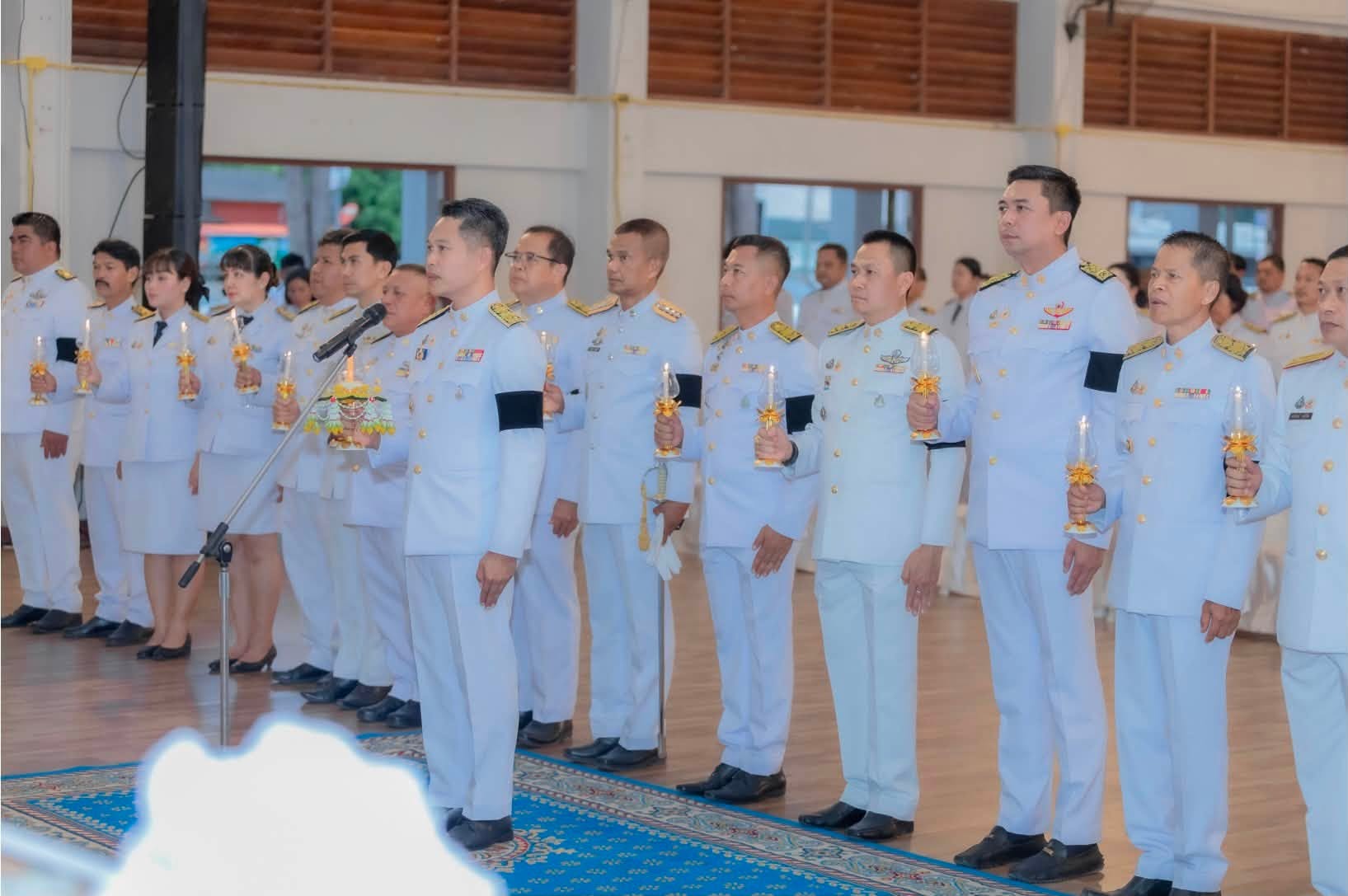 เข้าร่วมพิธีถวายเครื่องราชสักการะและวางพานพุ่ม (พุ่มทอง-พุ่มเงิน) และพิธีจุดเทียนถวายพระพรชัยมงคลเนื่องในวันเฉลิมพระชนมพรรษา พระบาทสมเด็จพระเจ้าอยู่หัว 28 กรกฎาคม 2569” (ช่วงเย็น) ณ ศาลาประชาคม อำเภอเคียนซา จังหวัดสุราษฎร์ธานี