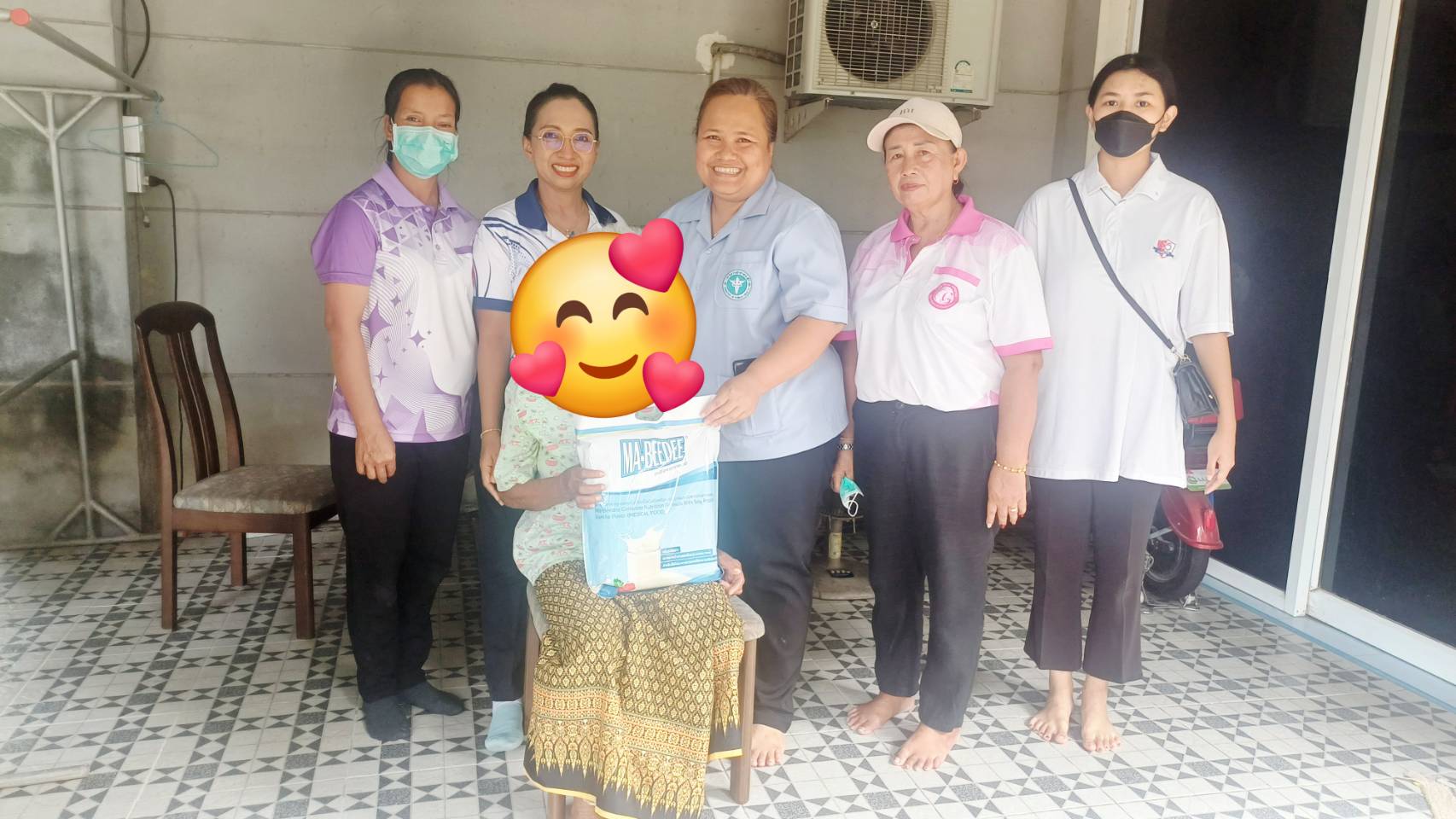 ลงพื้นที่ดูแลสุขภาพประชาชน บริการฉีดวัคซีนไข้หวัดใหญ่และมอบอาหารเสริมให้ผู้ป่วยที่มีภาวะพึ่งพิงในเขตพื้นที่เทศบาลตำบลเคียนซา