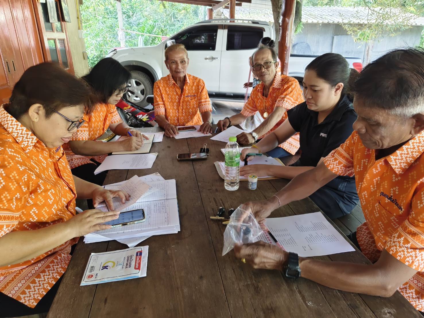 ประชุมคณะกรรมการชุมชนในบ้านร่วมใจ เทศบาลตำบลเคียนซา อำเภอเคียนซา จังหวัดสุราษฏร์ธานี ประจำเดือน กันยายน ณ ที่ทำการชุมชนในบ้านร่วมใจ (บ้านนายสวัสด์  เพชรสง)